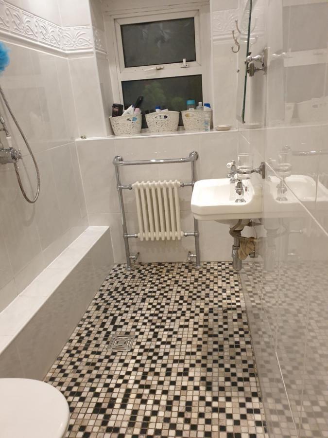 Judy'S B&B Private Home Cardiff Luaran gambar